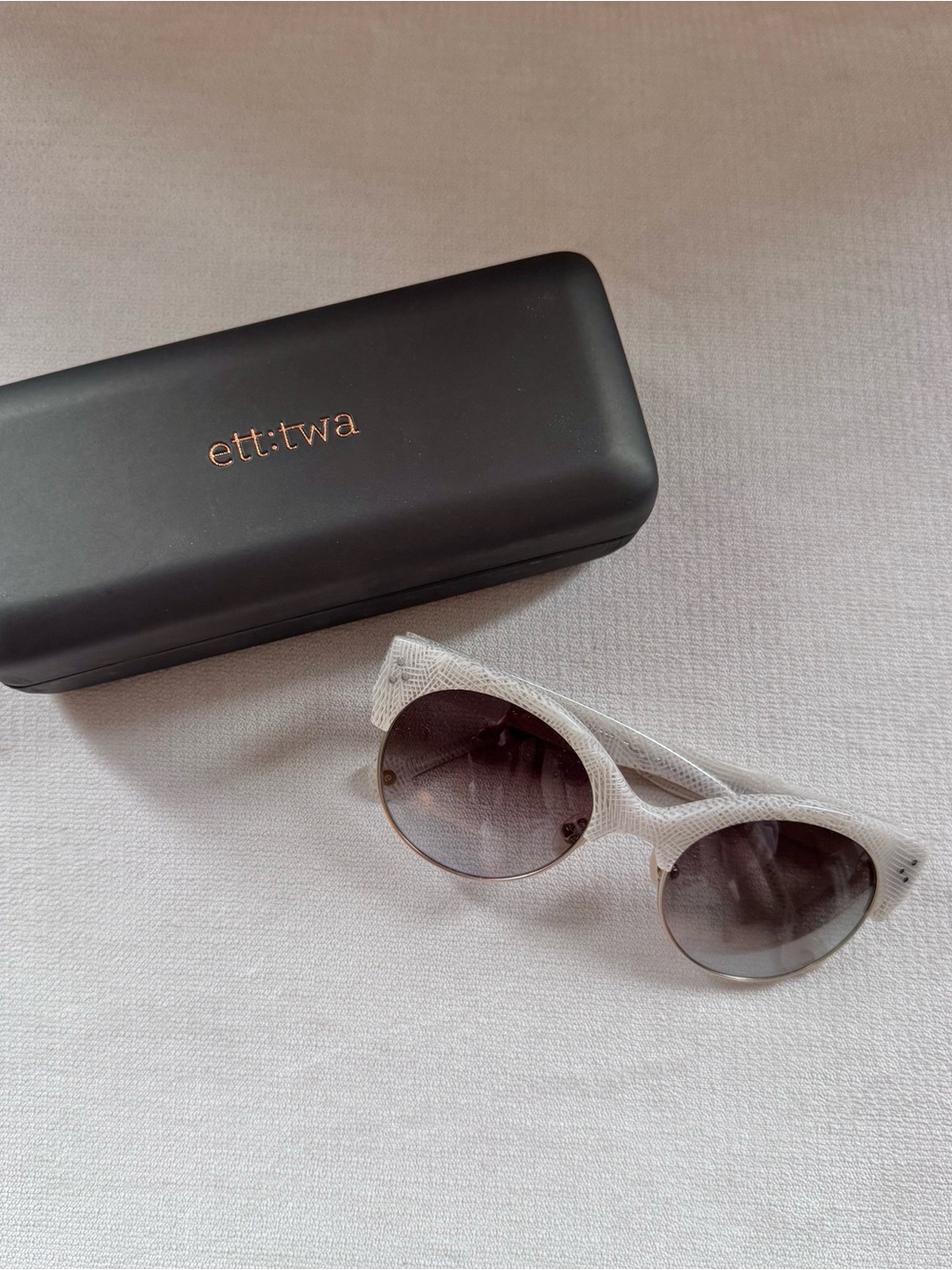 White Modern Round Sunglasses